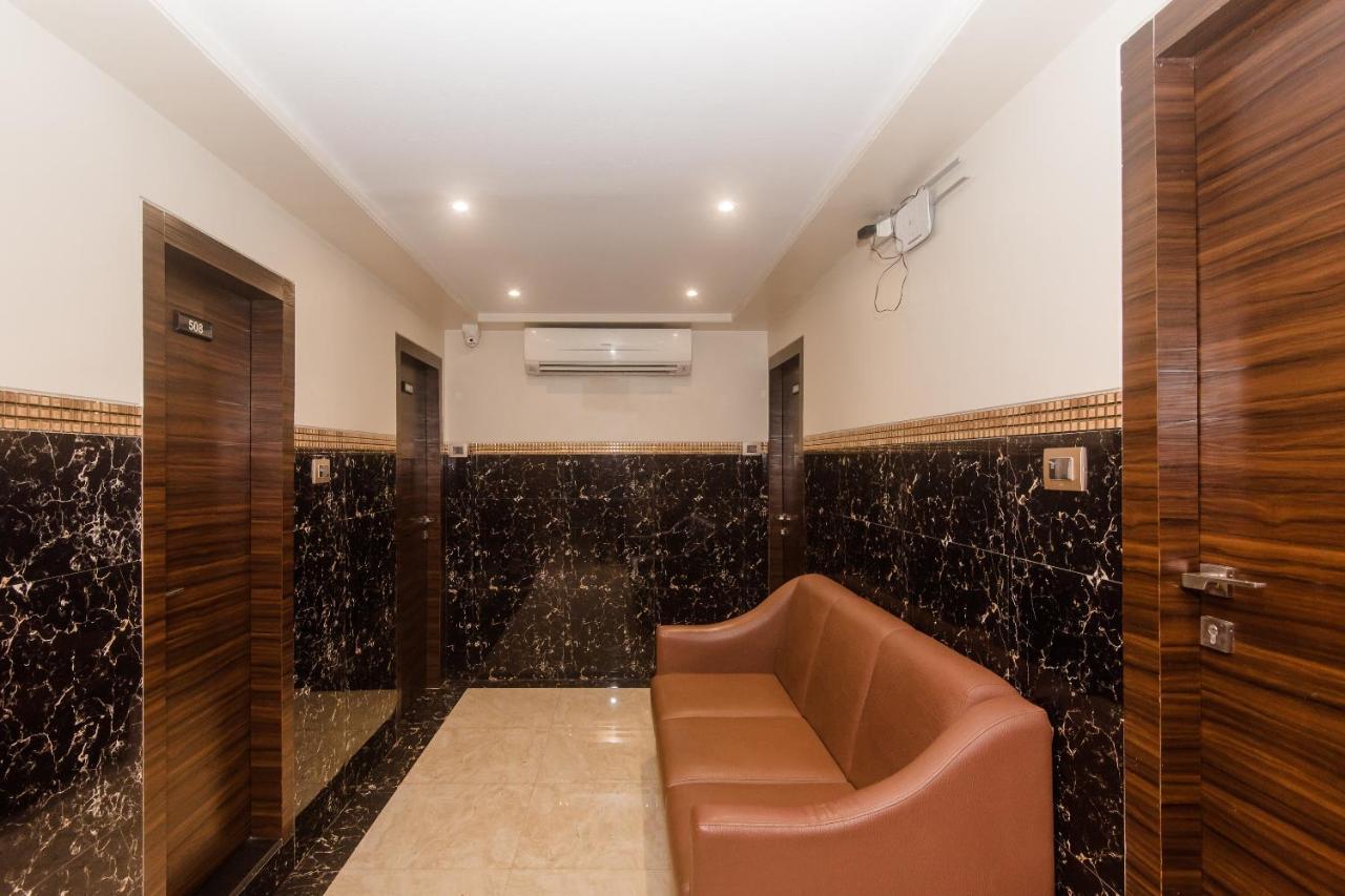 فندق Vaccinated Staff - Oyo 22055 Dadar Residency مومباي المظهر الخارجي الصورة